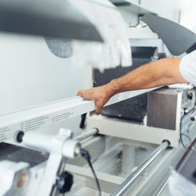 Les machines de coupe en aluminium mènent l'émergence d'une nouvelle génération d'équipements de haute technologie